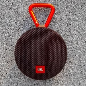 Speaker bluetooth